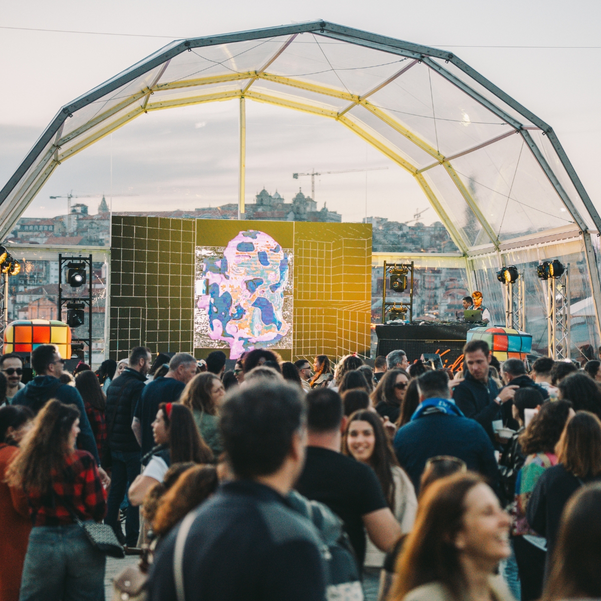 sunset rewind 90s no wow porto