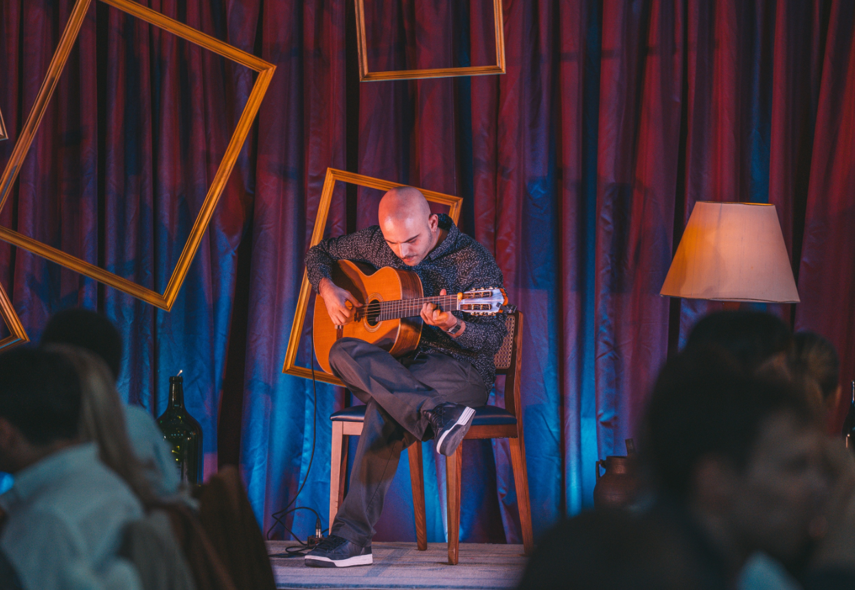 Já tens programa para uma noite de verão? Há Fado, vinho e sabores portugueses no WOW