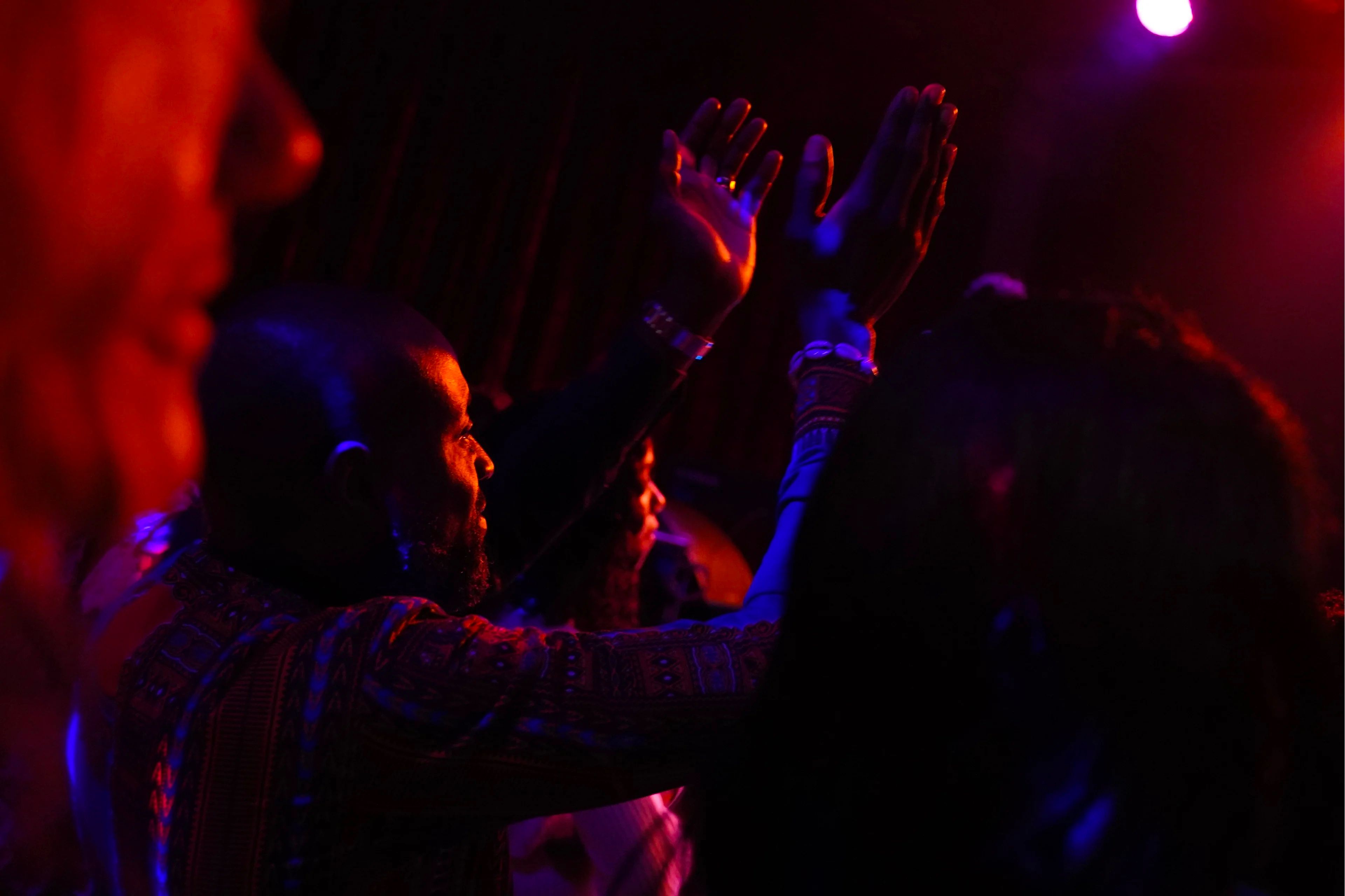 As melhores noites de sexta-feira e sábado no Porto: Angel's Share com música ao vivo